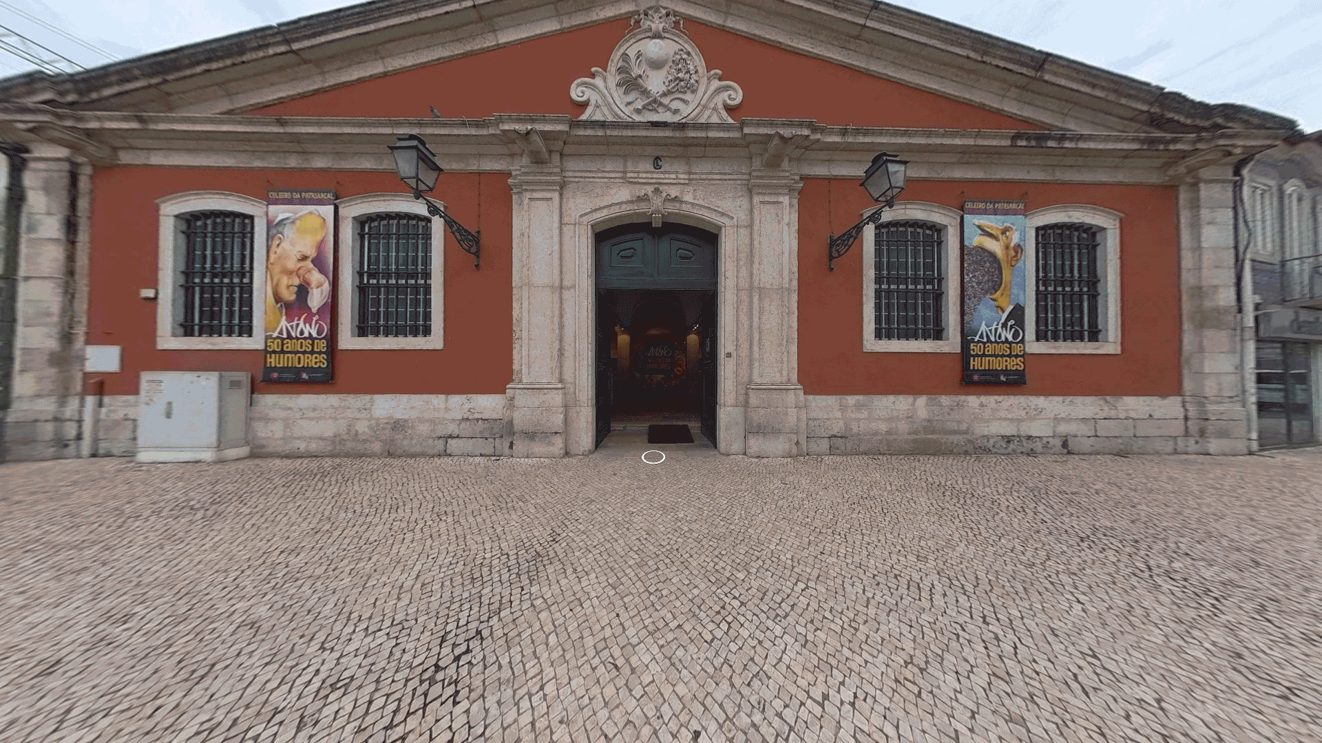 Exposição António: 50 Anos de Humor